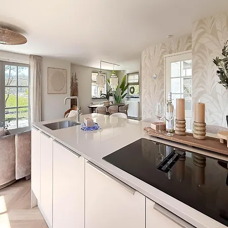 بيت للعطل With Expansive Sunny Garden *