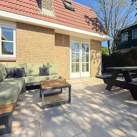 بيت للعطل With Expansive Sunny Garden *